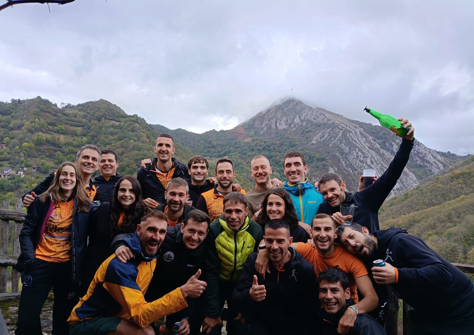 Grupo TRDestroyer tras finalizar el Redes Trail 2025