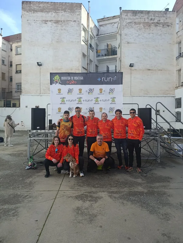 Equipo TRD posando en el Ogro Trail 2026