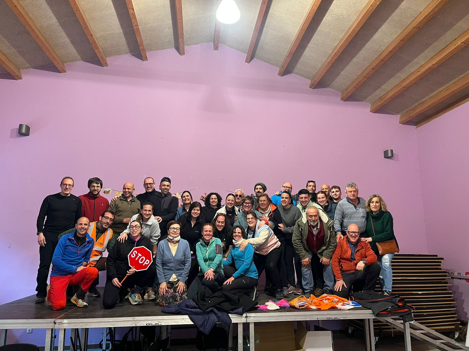 Grupo de voluntarios del II Trail Cerco a los 7 Infantes 2026 en Narros, Soria