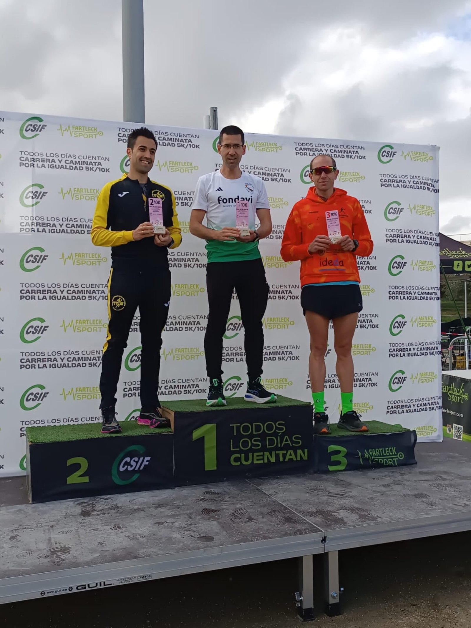 Podio masculino 3er puesto TRD 10K Zaragoza 2026