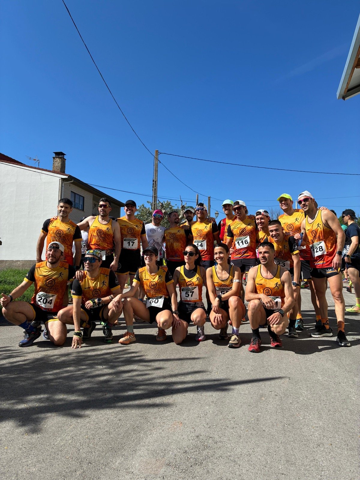 Equipo del Team Running Destroyer Soria antes de la salida de la VIII Subida al Palillo de Golmayo 2026