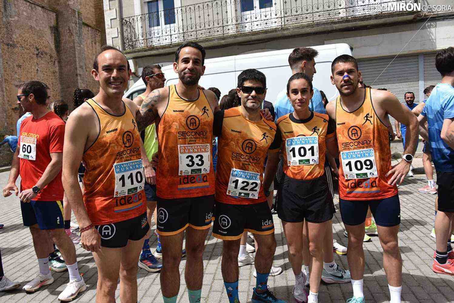 Equipo del Team Running Destroyer en la carrera popular Berlanga se mueve 2026, en Berlanga de Duero (Soria)