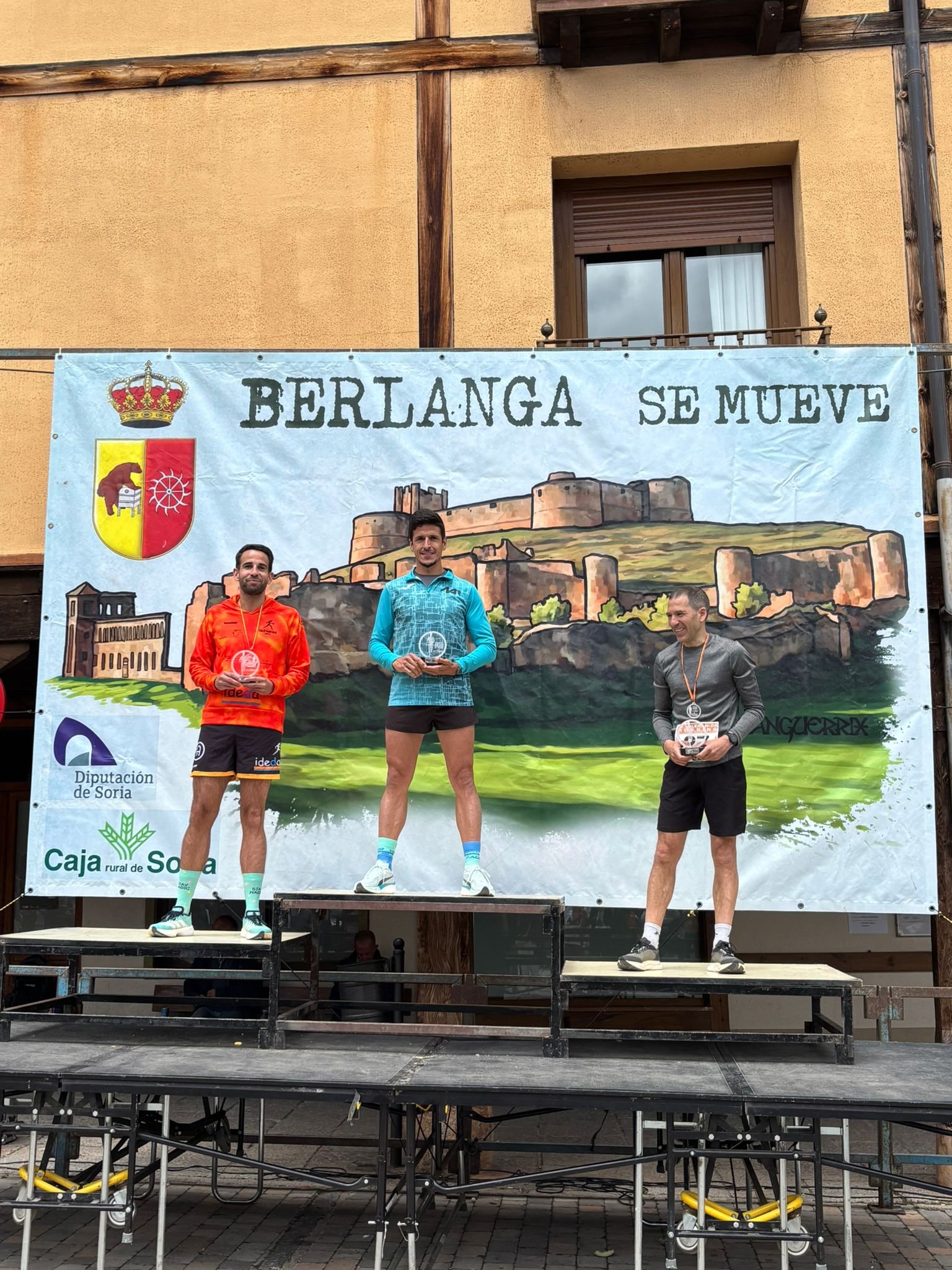 Podio de la categoría masculina del 5K de la carrera Berlanga se mueve 2026 con corredor del Team Running Destroyer